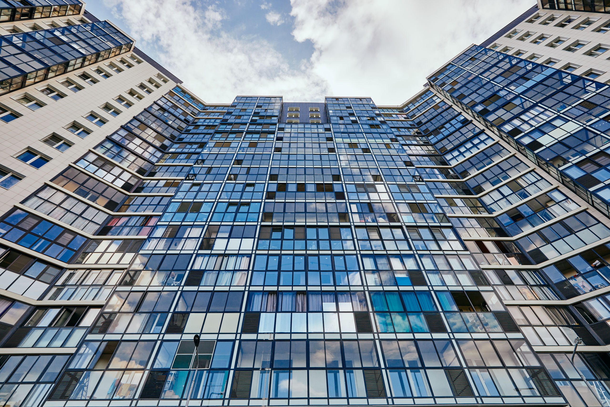 ЮИТ продает свой бизнес в России