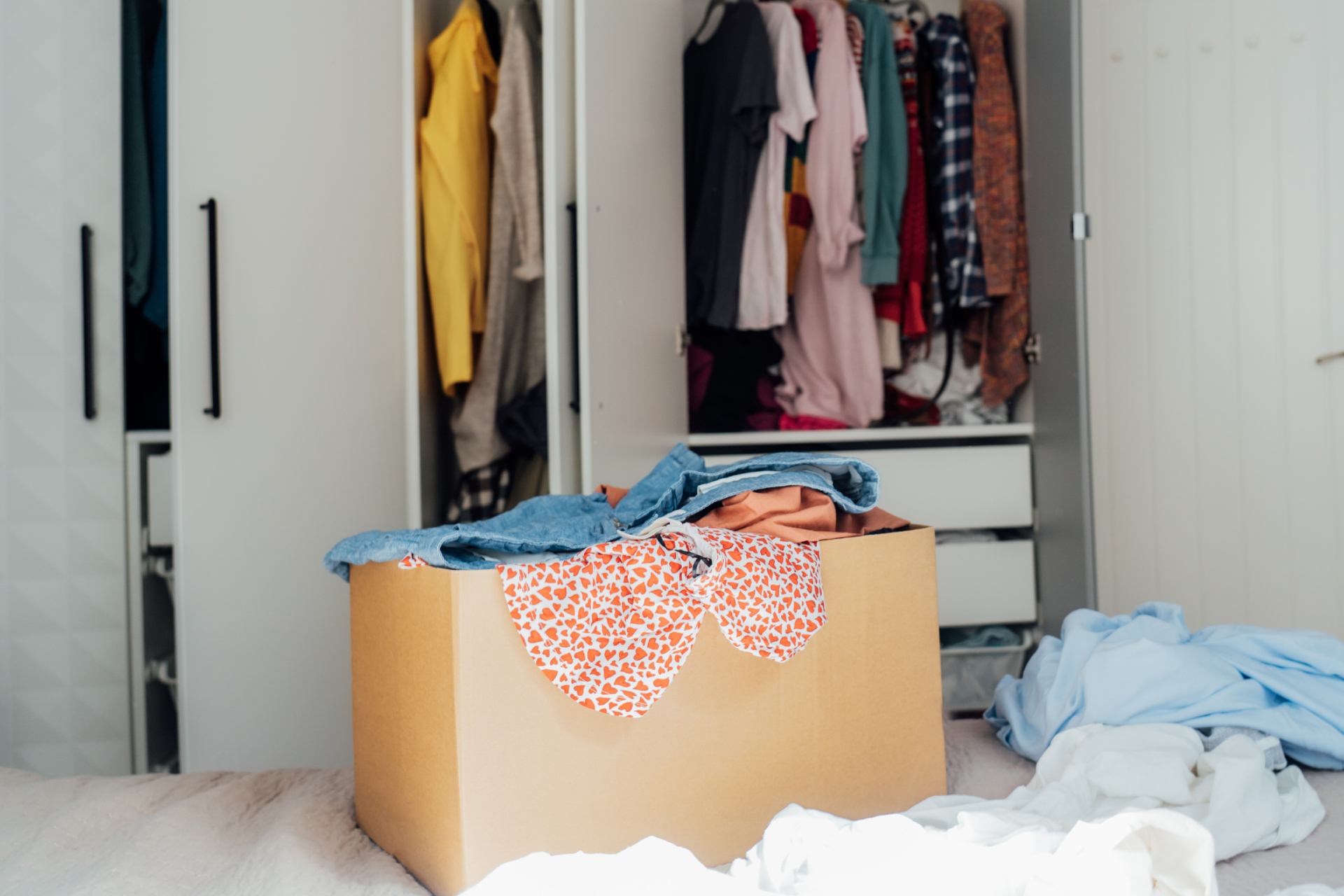 Vairāk vietas mājās: kā viegli atbrīvoties no nevajadzīgām mantām?