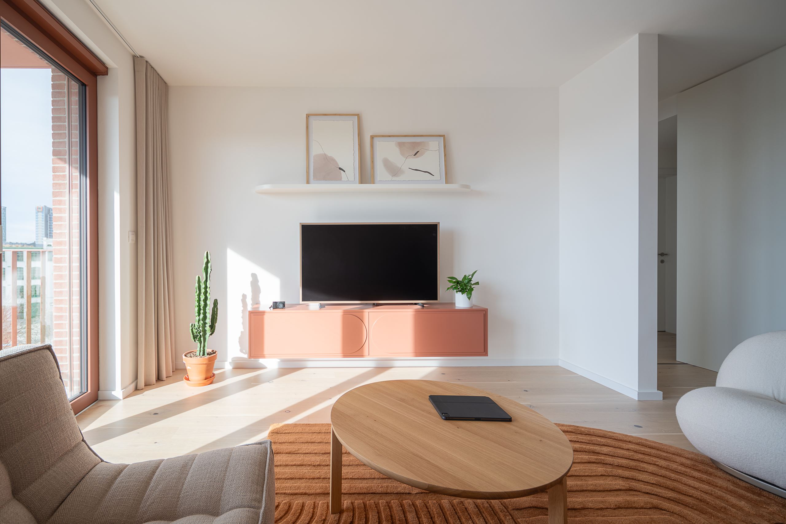 Kā mēs iekārtosim savus mājokļus šogad: lielāka uzmanība dabai, gudrajām tehnoloģijām un ilgtspējai